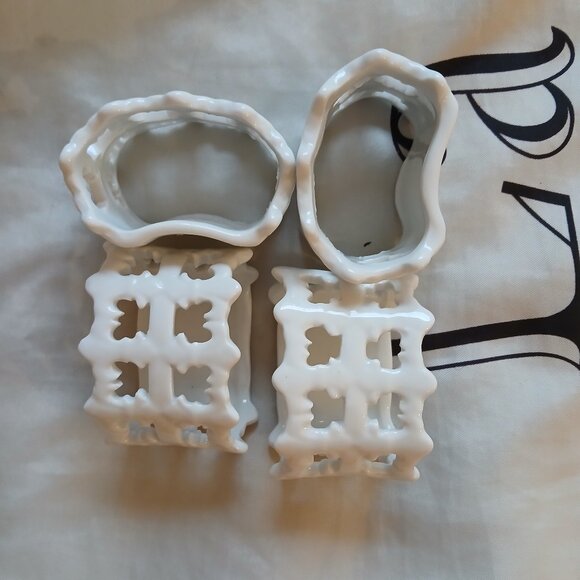 Set of 4 White Oval Vintage Porcelain Napkin Rings - Picture 1 of 3